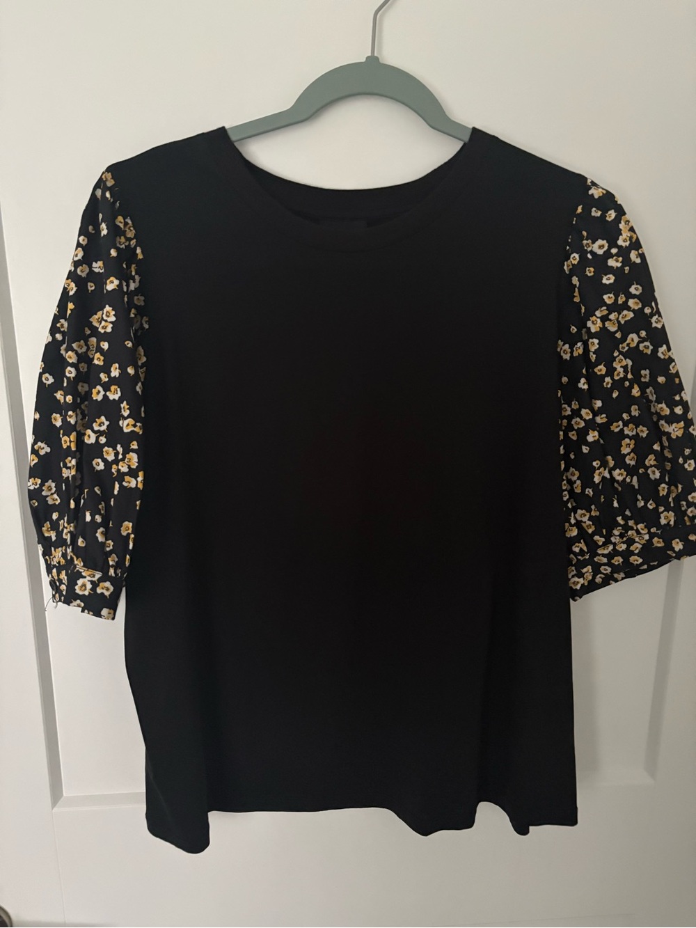 Who What Wear Black Tee with Yellow Floral Puff Sleeves